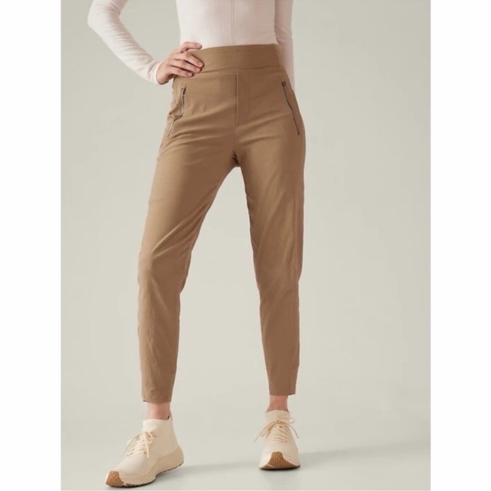 NEW Athleta Trekkie North High Rise Jogger Big Sur Brown Tan Women’s 10